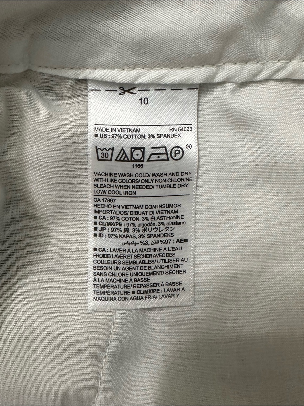Old Navy Women's Chino Shorts Size 10 Khaki Beige 5" Inseam Everyday Flat Front - Picture 4 of 7